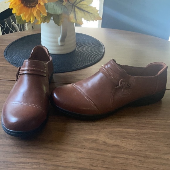 Clark’s shoes - Picture 3 of 6